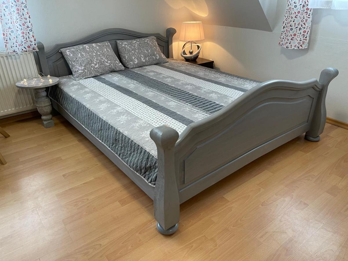 Bursztyn Privat overnatting Dębki