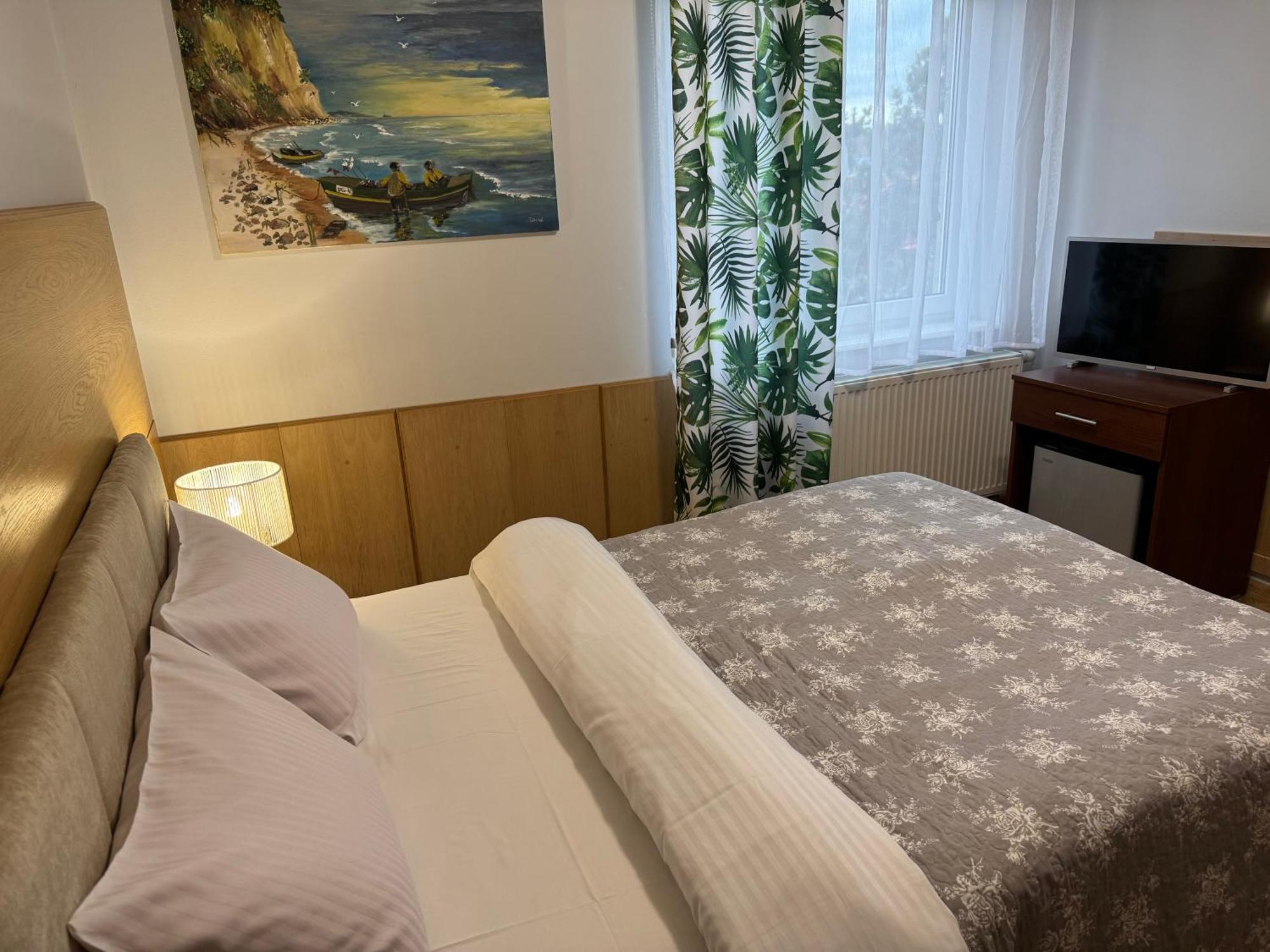 Bursztyn Privat overnatting Dębki